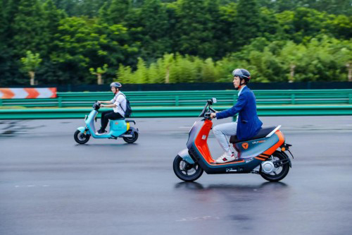 頂級設計硬核性能 雅迪電動車城市高端品牌VFLY震撼上市