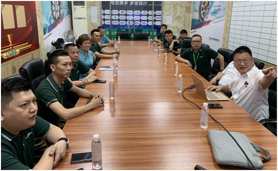 三只兔總裁韓軍一行蒞臨雷諾瓷磚膠參觀考察,初步達成合作意向