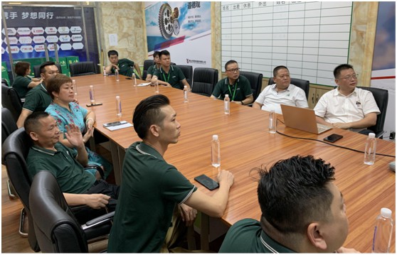 三只兔總裁韓軍一行蒞臨雷諾瓷磚膠參觀考察,初步達成合作意向